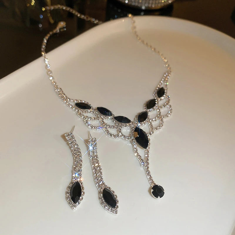 3Pcs Fashion Vintage Geometric Hollow Rhinestone Necklace Earrings For Women Versatile Wedding Bride Jewelry Sets Accessories
